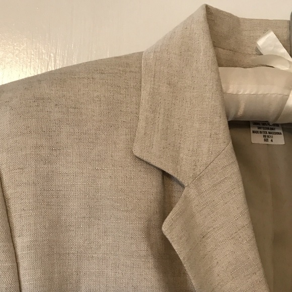 Casual Corner Light Beige Linen Blazer with shoulder pads - Picture 4 of 6